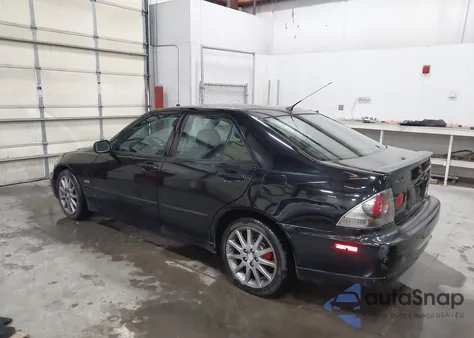 2004 Lexus Is 300 z USA, uszkodzony, nr VIN JTHBD192540089334